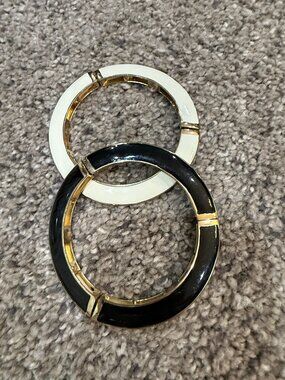 Black White Enamel Gold-Tone Stretch Bangle Bracelets Set of 2